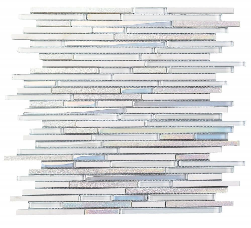 Mosaico de vidrio rectangular de color blanco e iridiscente.