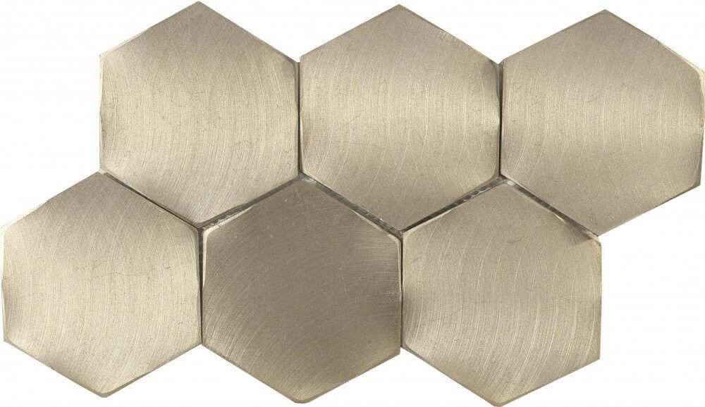 Siete piezas metálicas hexagonales dispuestas formando un patrón de panal.