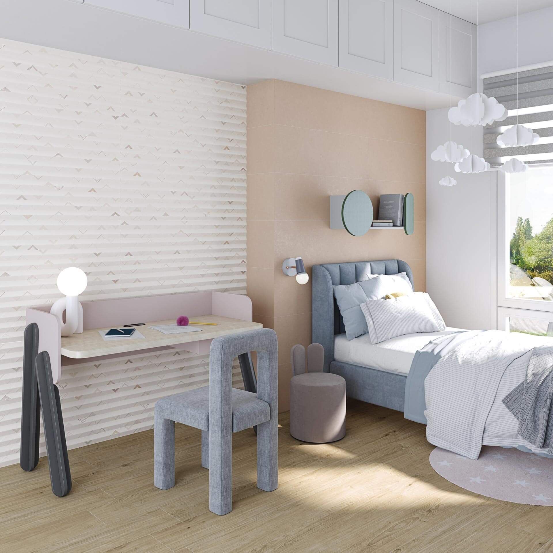 Dormitorio infantil con escritorio, cama y decoración en colores suaves.