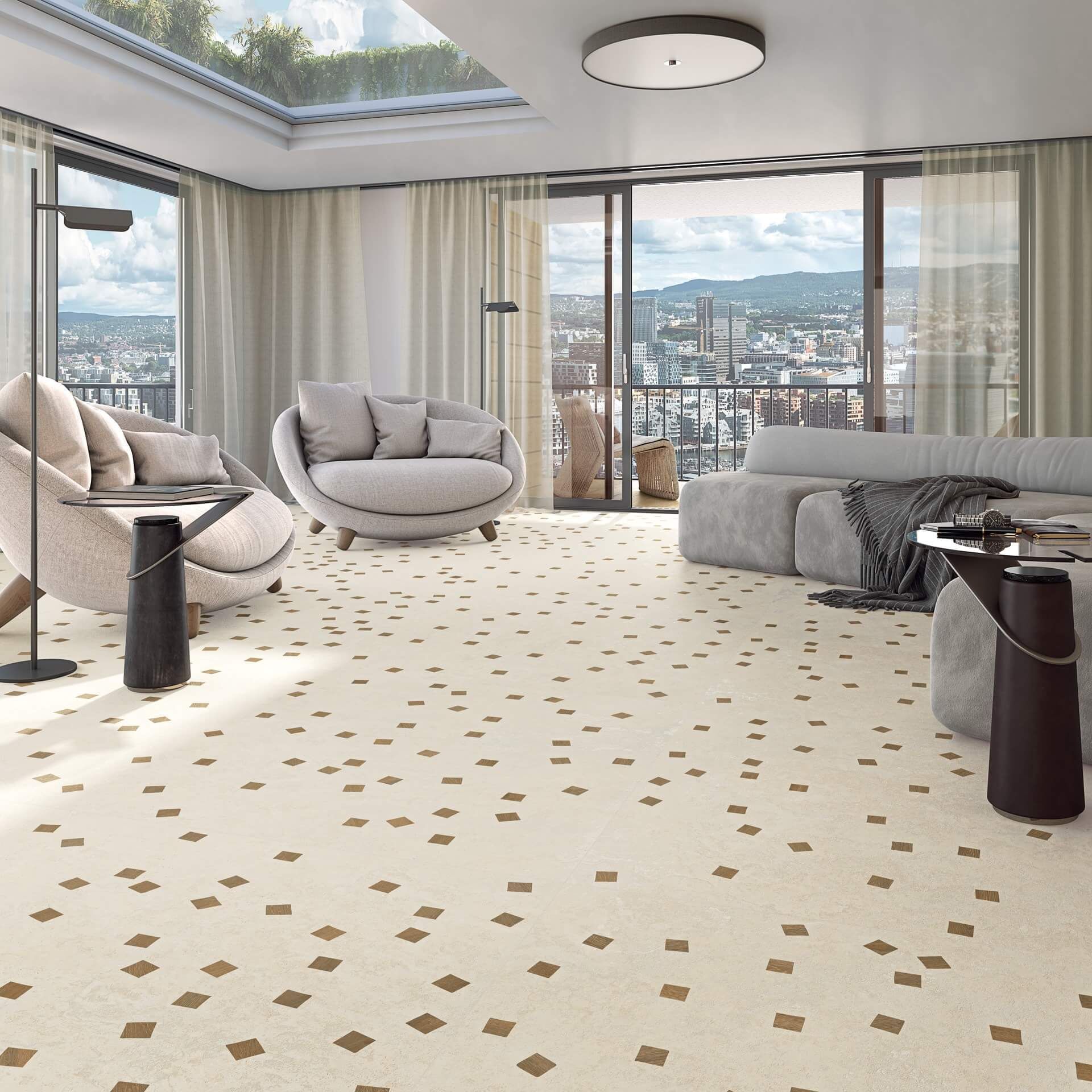 Amplia sala de estar con vista a la ciudad, muebles de colores claros, piso beige estampado y grandes ventanales.