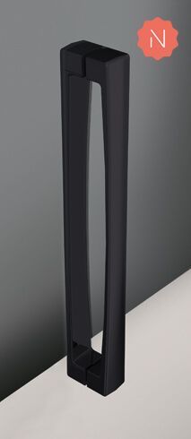 Tirador de armario rectangular de color negro sobre fondo gris y blanco.