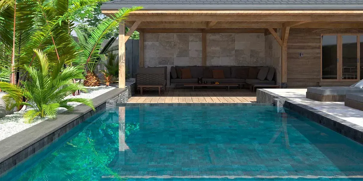 Una piscina rectangular de agua turquesa, junto a una zona de estar bajo un techo de madera.