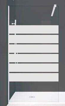 Mampara de ducha con rayas horizontales esmeriladas, fondo blanco y gris.