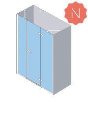 Vista isométrica de una mampara de ducha de vidrio azul con bisagras y puerta, dentro de una estructura gris, con una insignia 