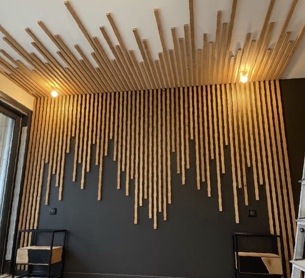 Un revêtement de mur noir