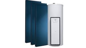 Chauffagiste ADECC réalisant un diagnostic sur une installation de chauffage