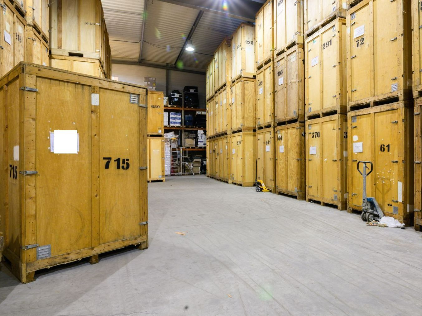 Empilement de box dans le garde-meuble