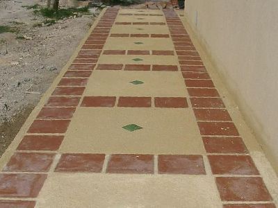 Allée avec dallage