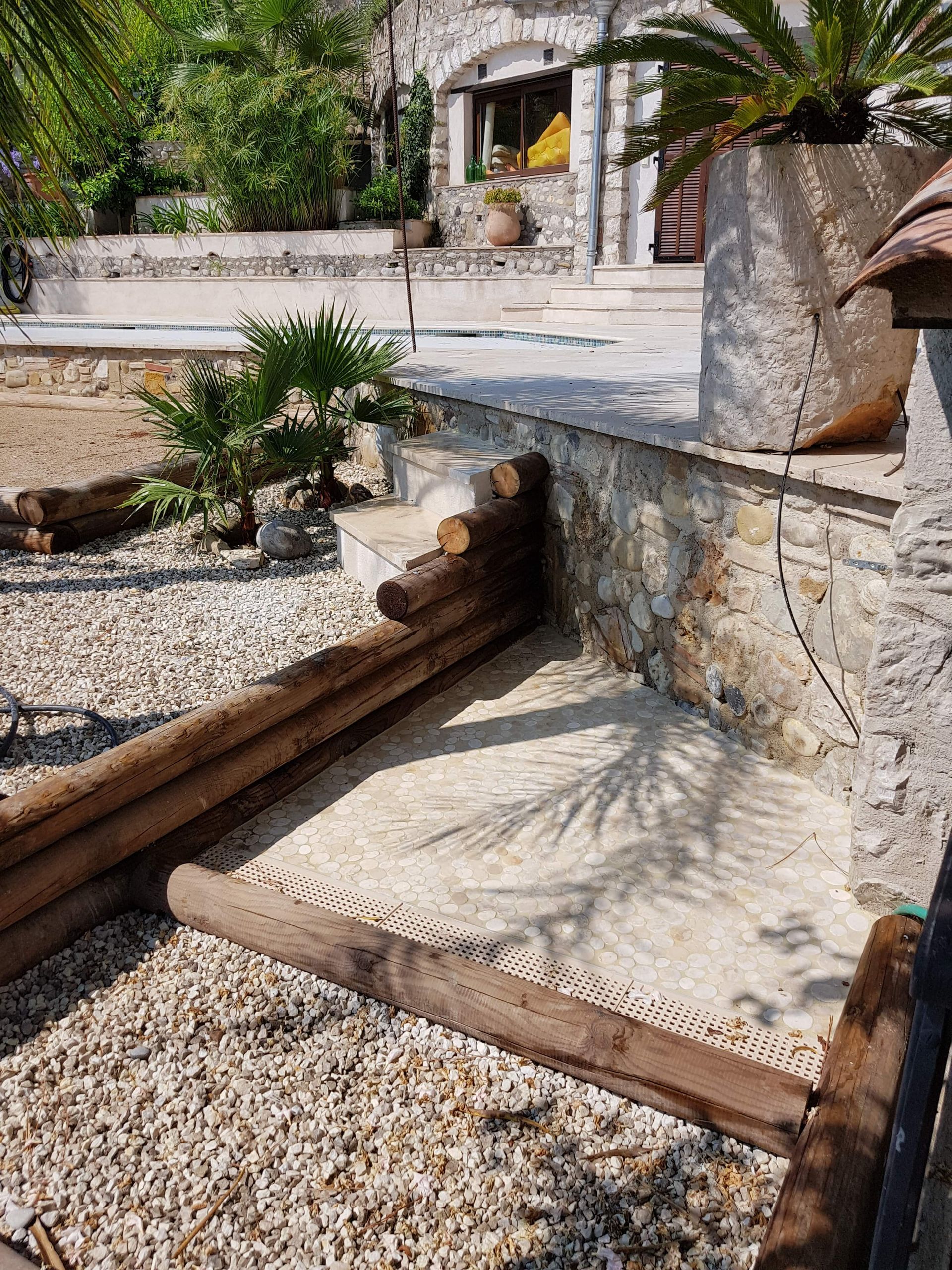 Construction plage de piscine
