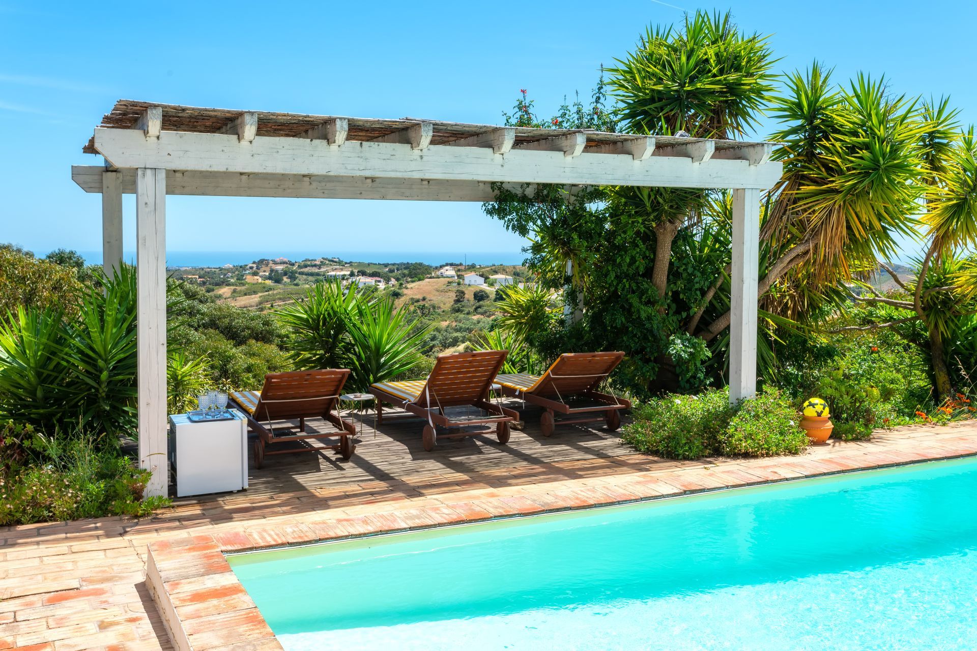 Pergola tour de piscine