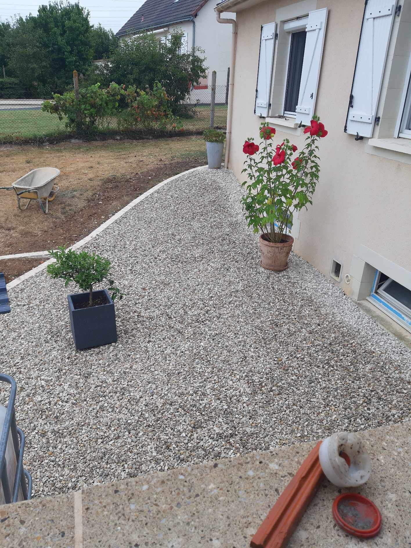 Création d'une bordure pour aménagement extérieur