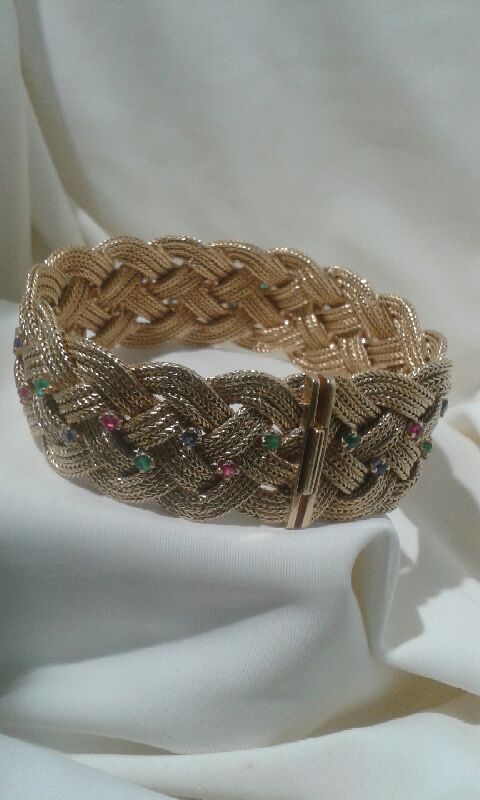 Bracelet or avec ptites pierres précieuses