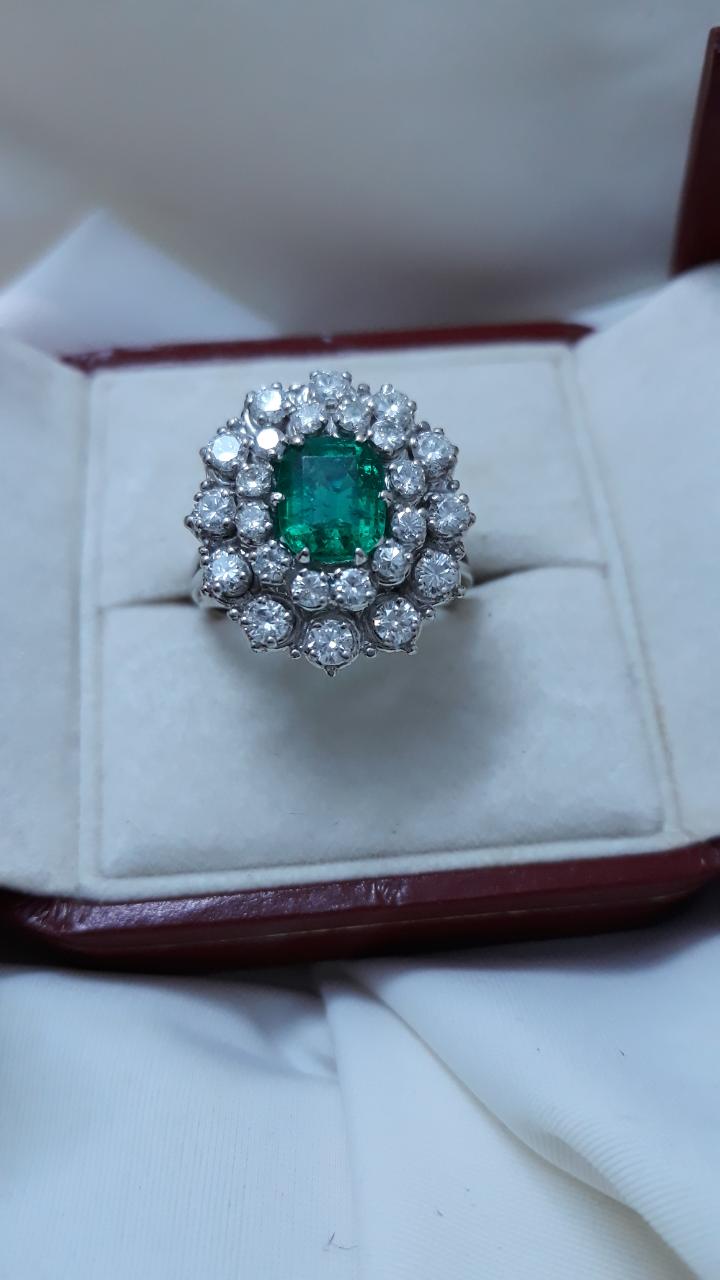 bague diamants  et emeraude