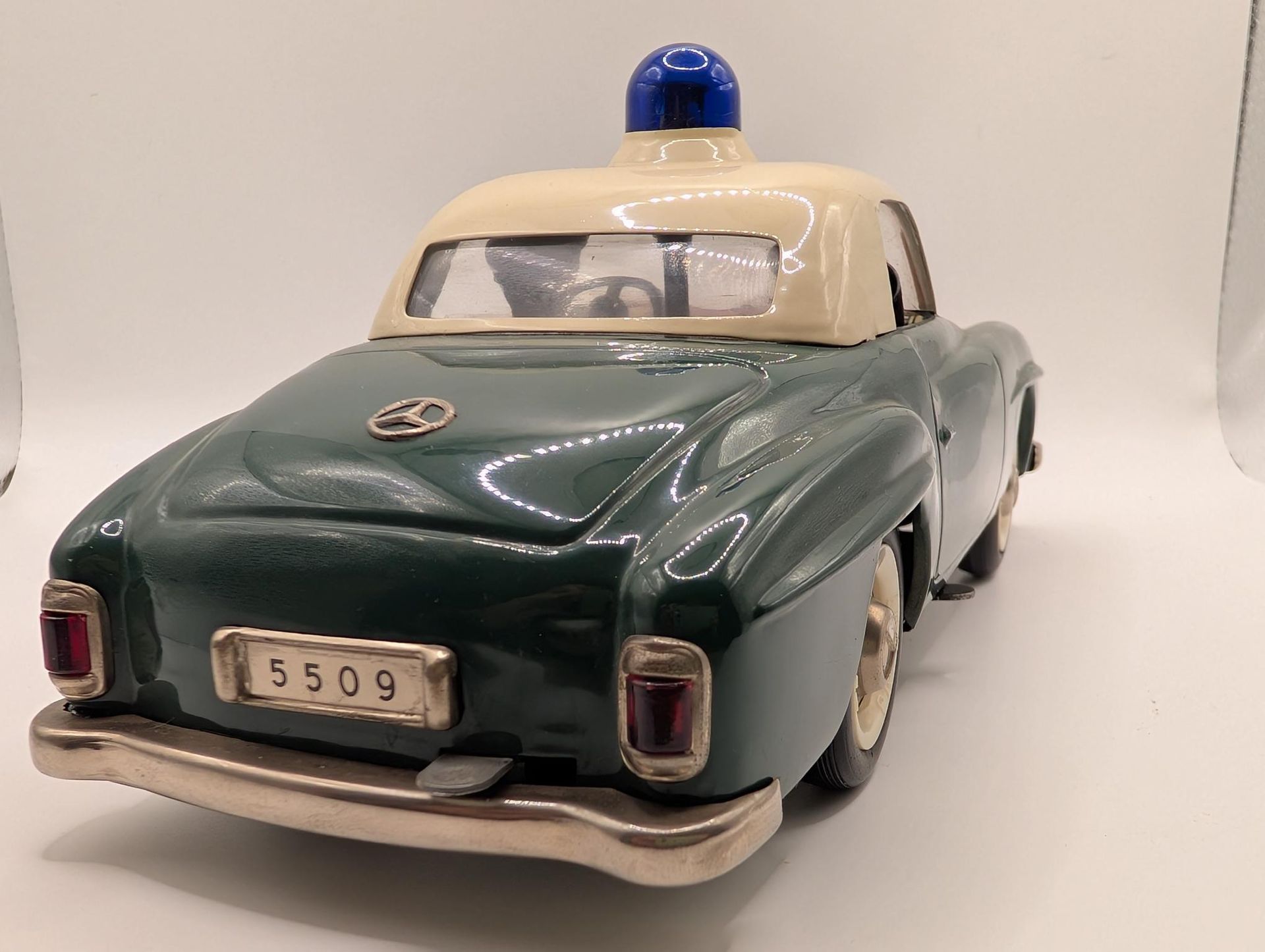 SCHUCO. Voiture Mercédès 190 SL électro.