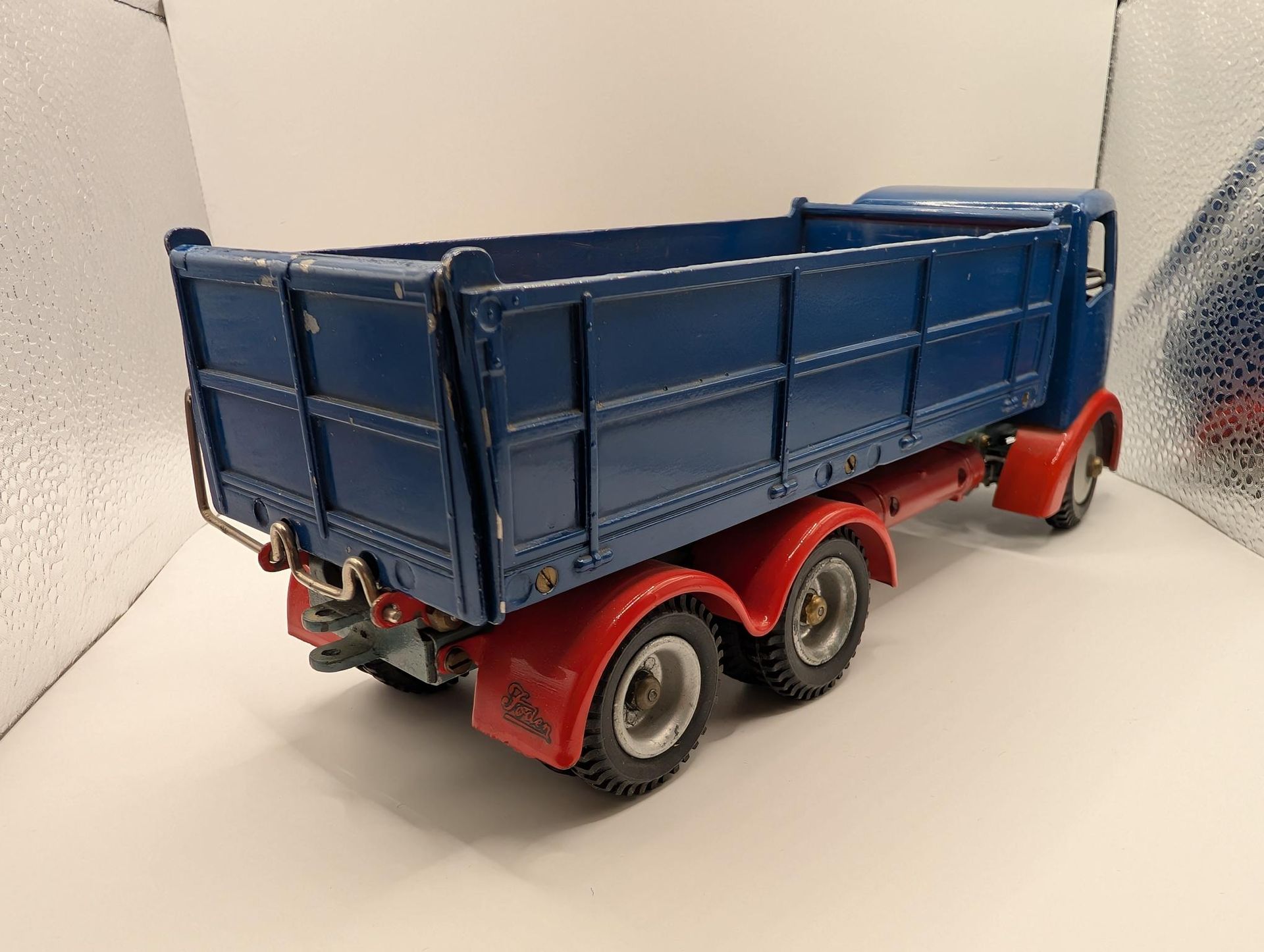 Camion benne SHACKLETON.