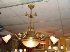 Lustre Art Nouveau.