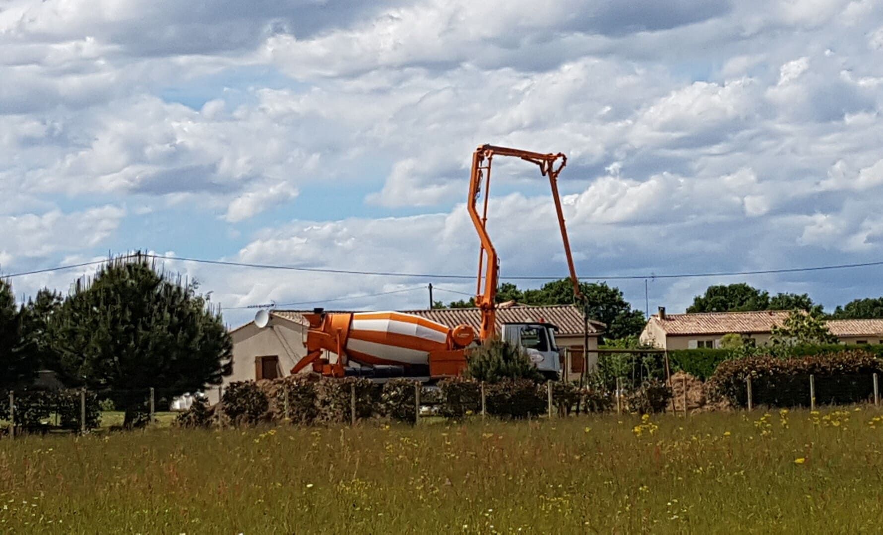 PUMI livrant du béton désactivé en gironde