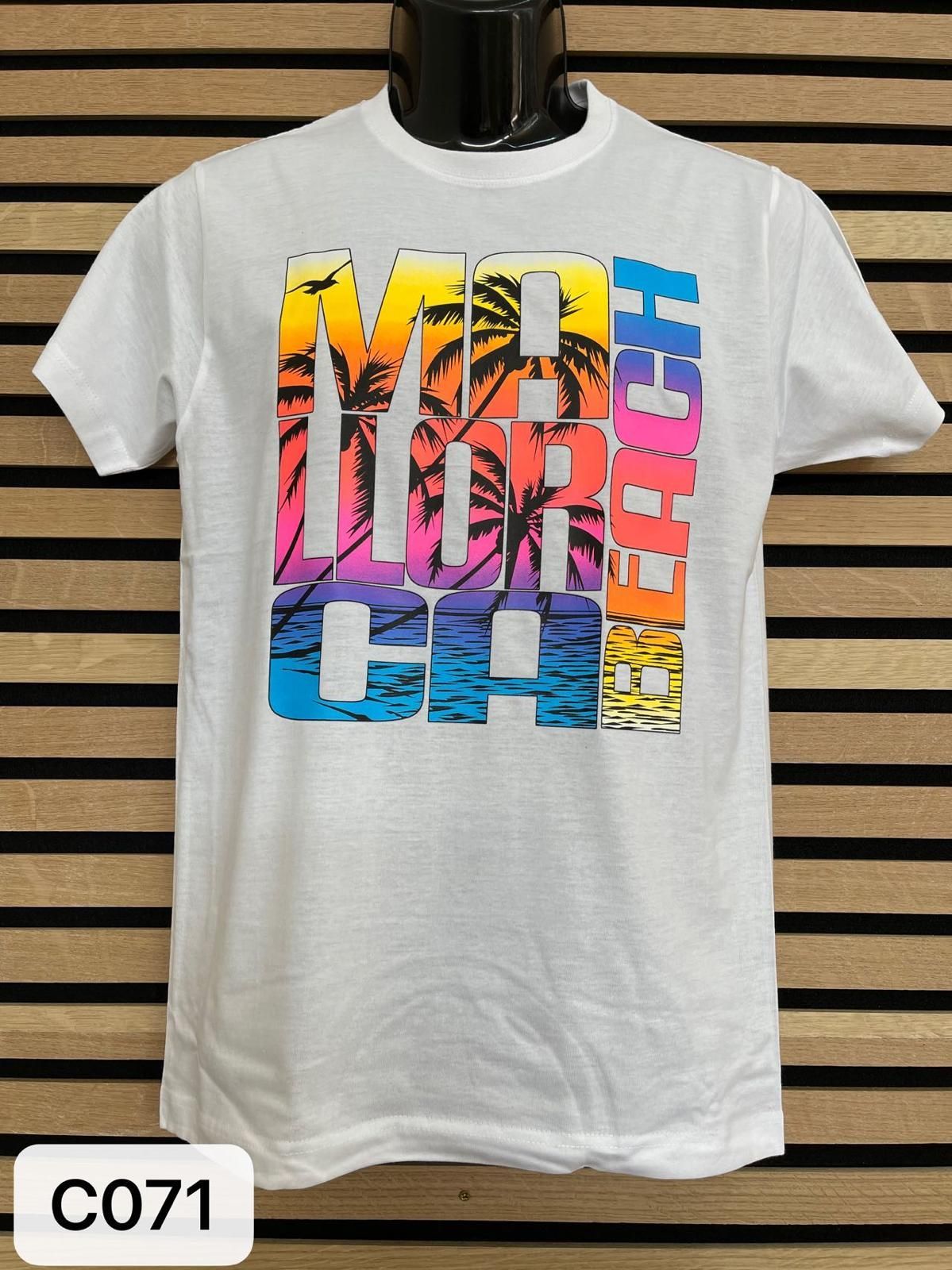 Camiseta blanca con la palabra 