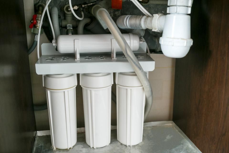 Quellweich - Kompakter Wasserfilter unter einer Spüle