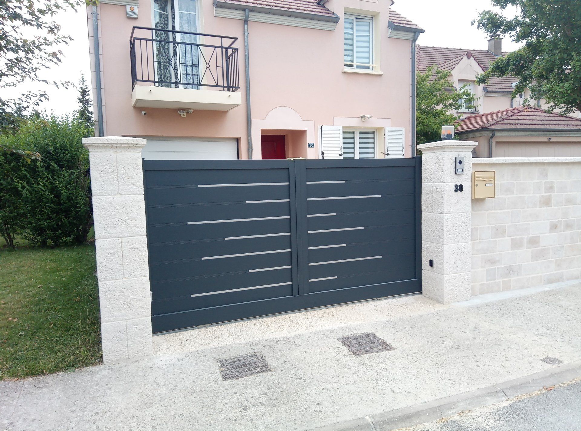 Pose de portail noir