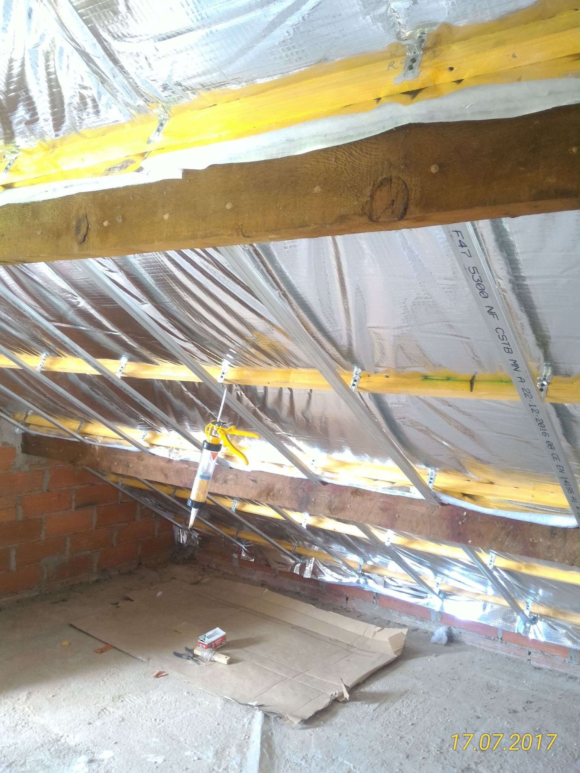 Isolation sous charpente