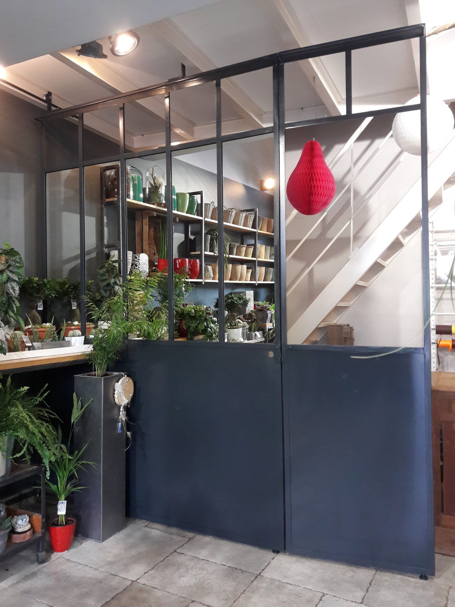 Cloison de séparation en métal