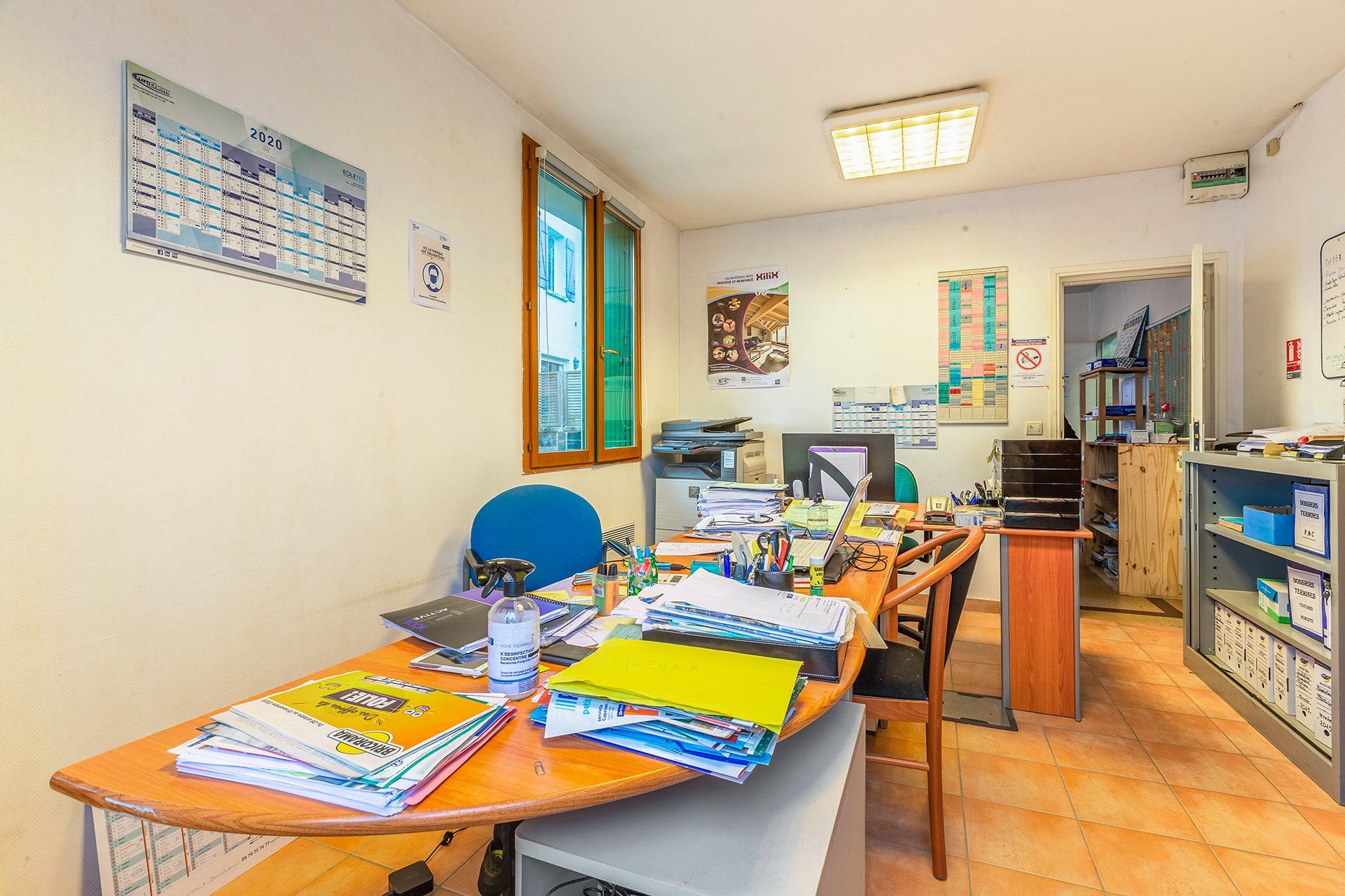 Vue de l'intérieur des bureaux de l'entreprise