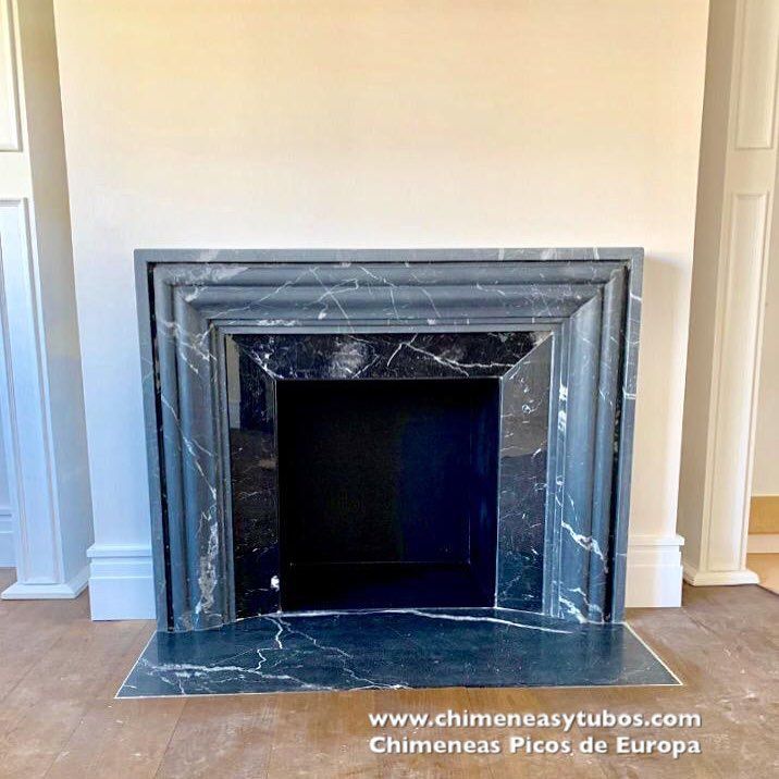 Una imagen de una chimenea con el sitio web www.chimeneeasytubos.com en la parte inferior