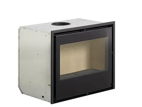 Una chimenea blanca con un marco negro y una gran ventana sobre un fondo blanco.