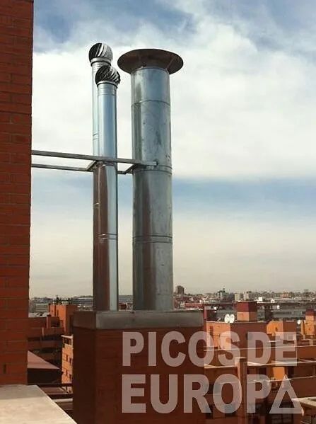 Una imagen de una chimenea con las palabras Picos de Europa en la parte inferior.