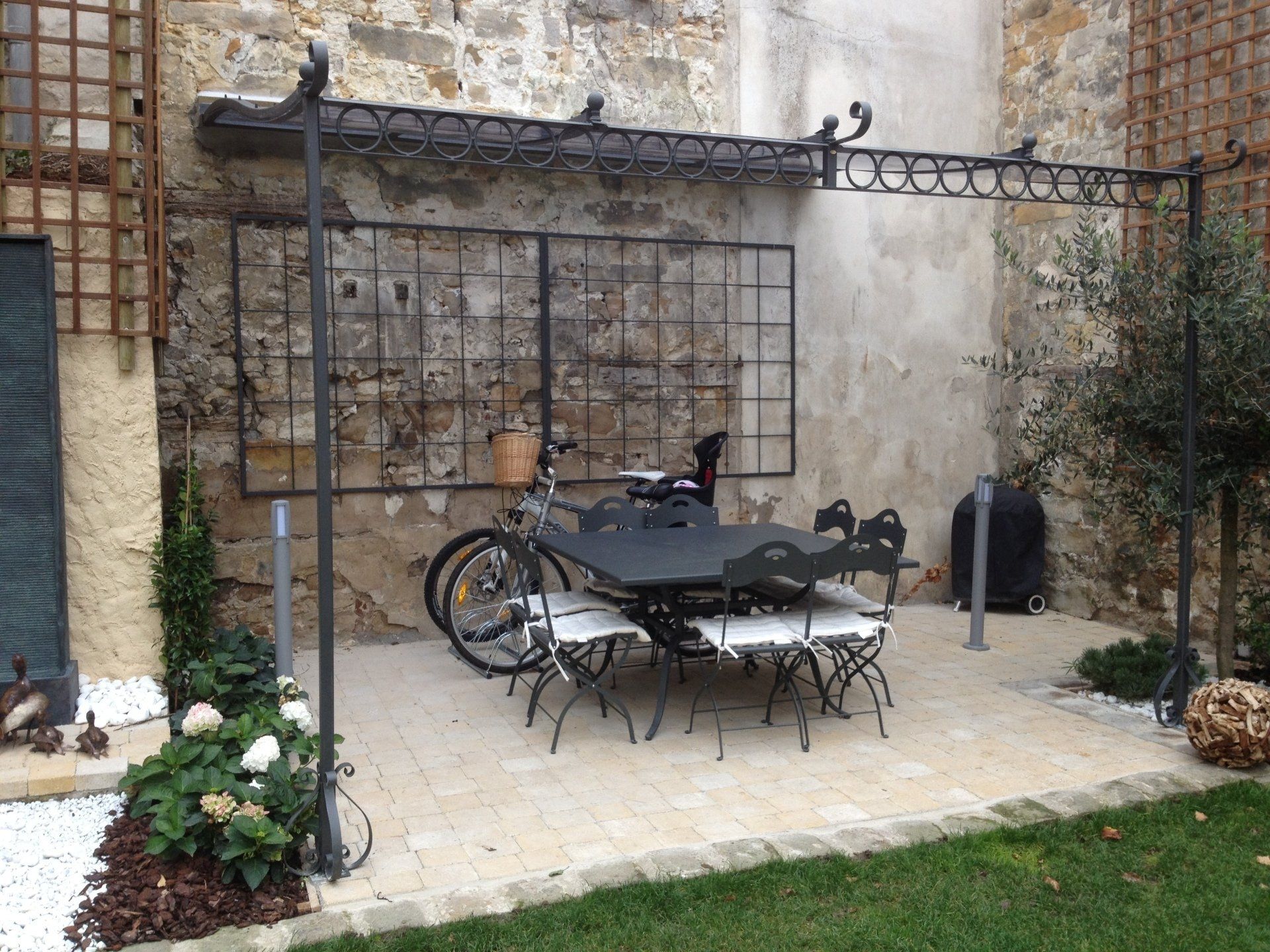Table de terrasse extérieure