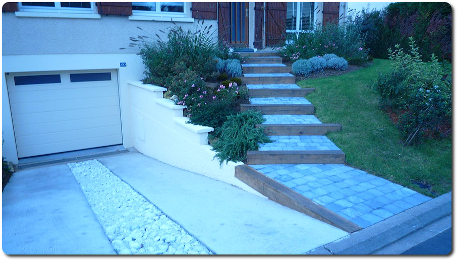 Escaliers entrée de maison