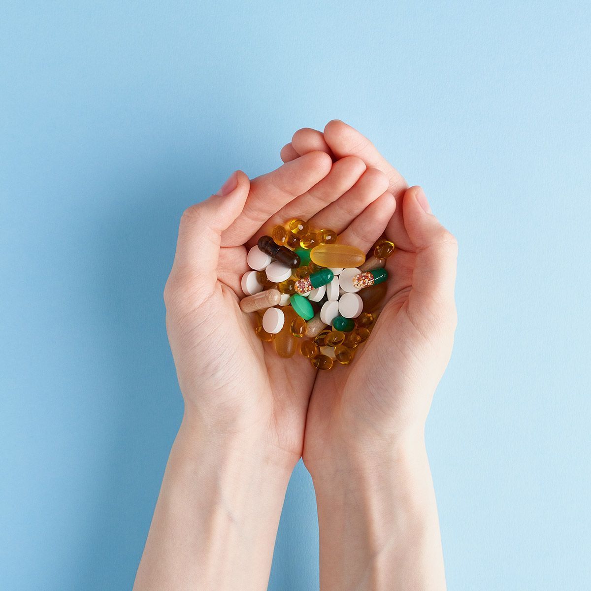 Mani con dei farmaci