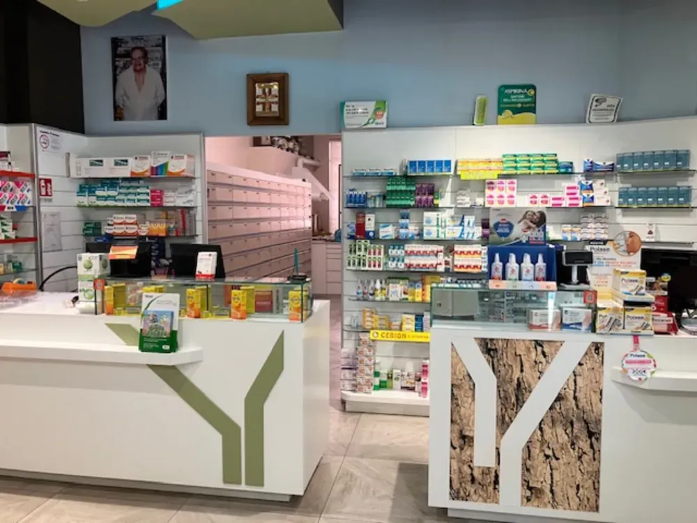 Bancone della farmacia San Rocco