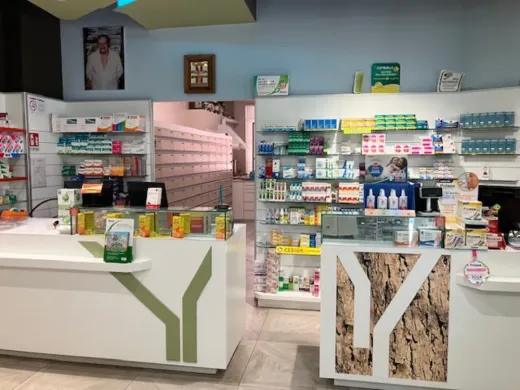 Bancone della farmacia San Rocco