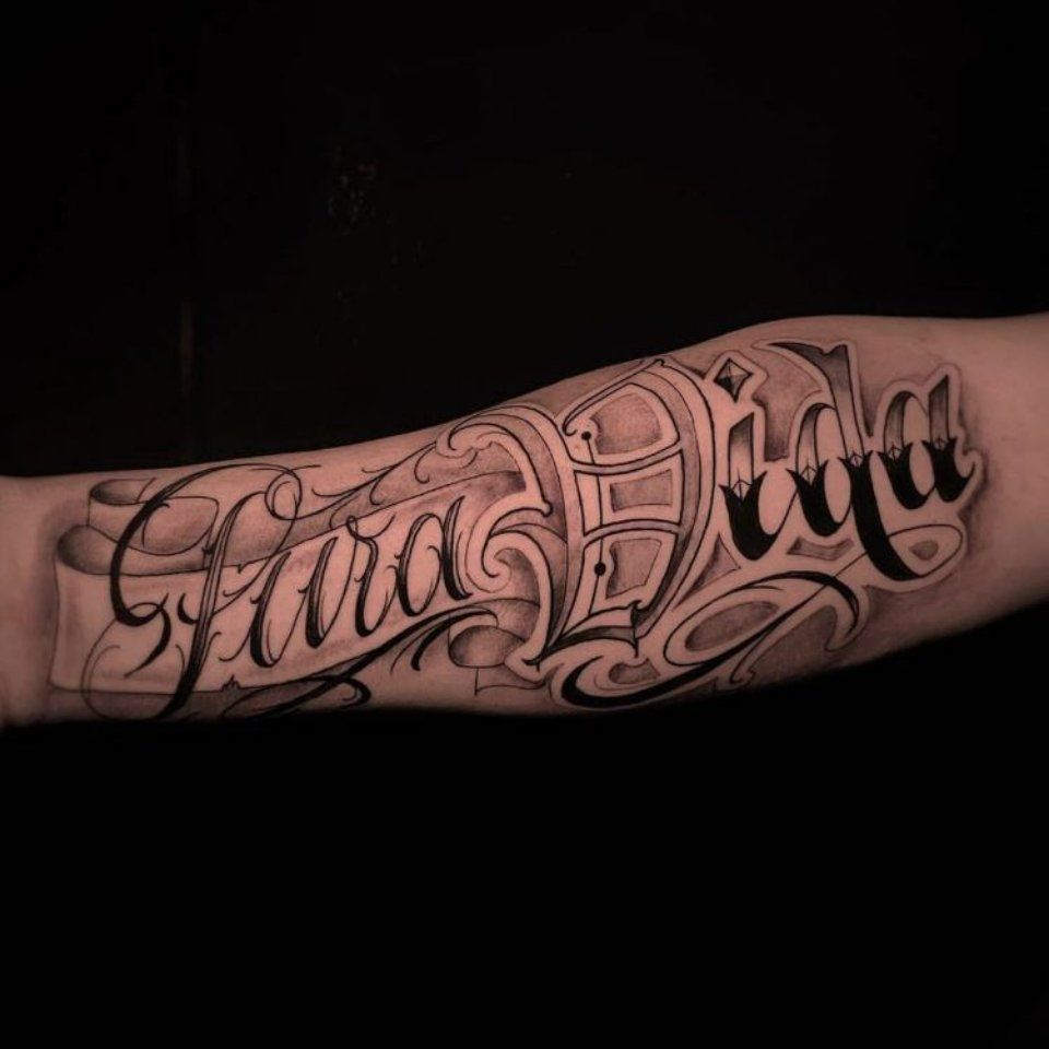 Tätowierter Schriftzug