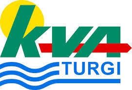 Grünes „KVA TURGI“-Logo mit Sonne, roter Linie und blauen Wellen.