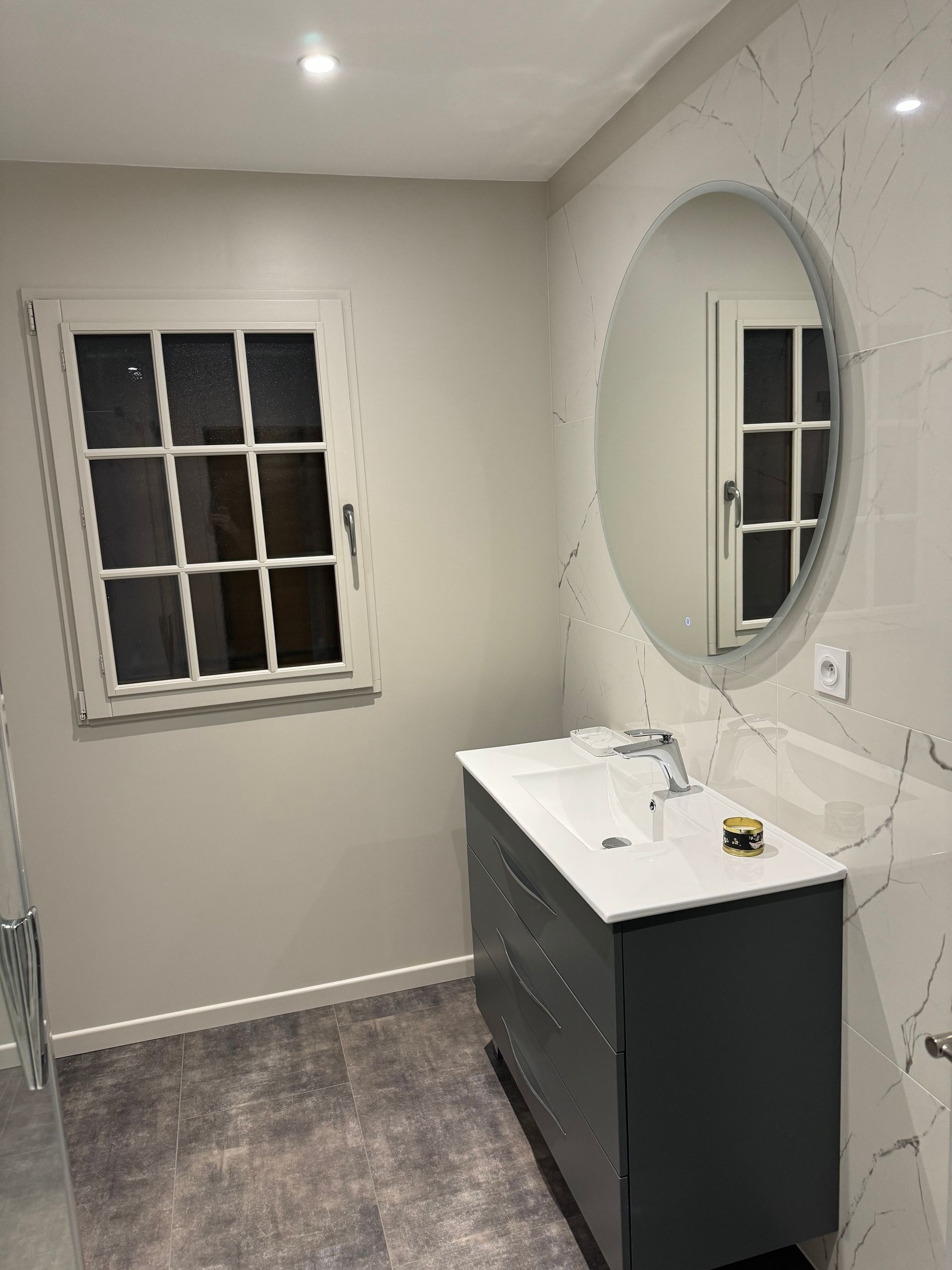 Rénovation salle de bains, vasque et miroir