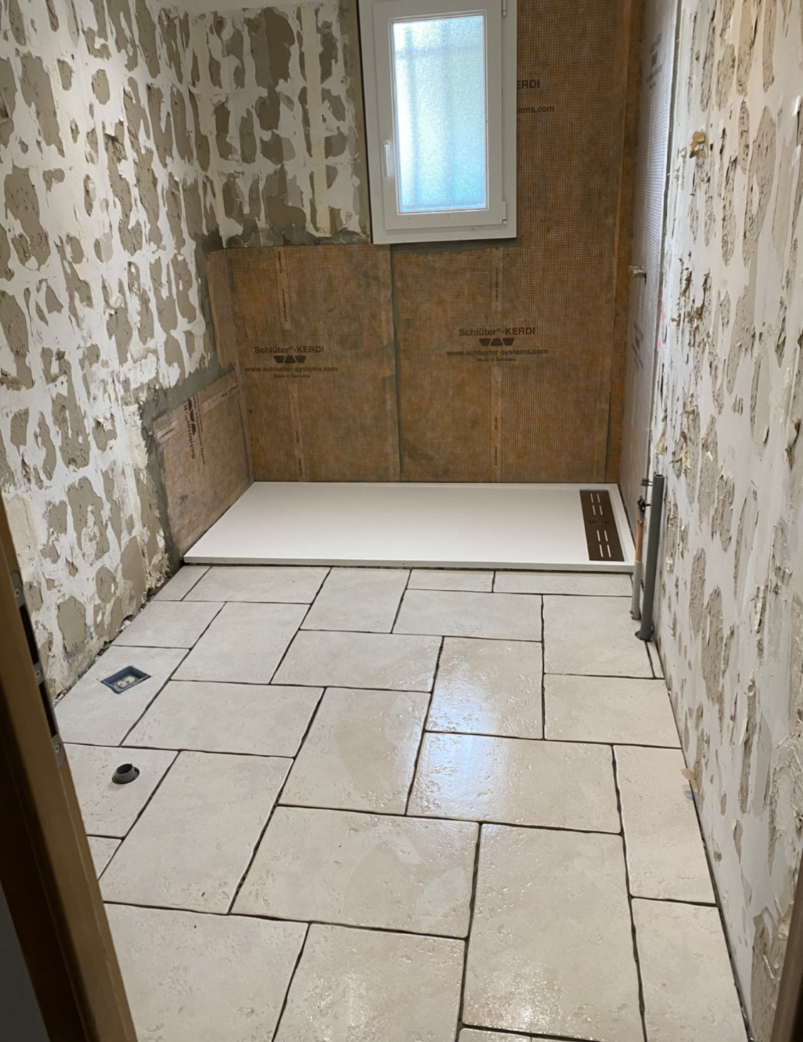 Pose du carrelage en travertin