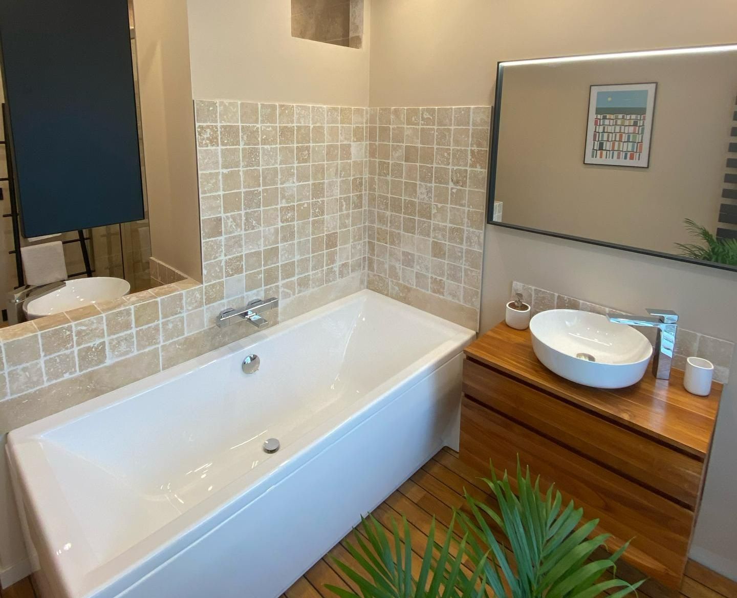 Baignoire et carrelage mural