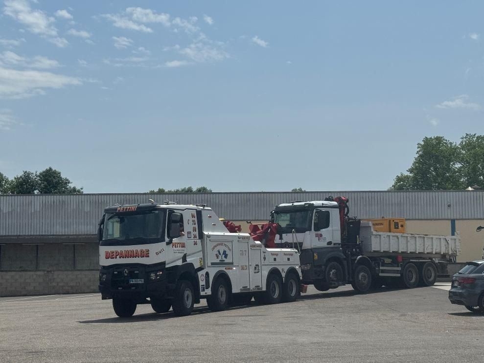 Vers la page Services poids lourds.