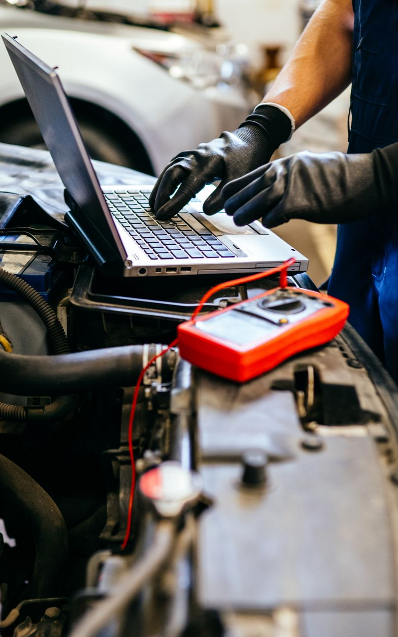 Analyse d'une voiture à l'aide d'un ordinateur