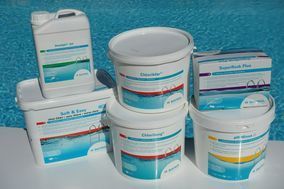 Eimer mit Chemikalien zur Reinigung