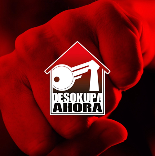 Un puño rojo con una llave en una casa y las palabras desokupa ahora