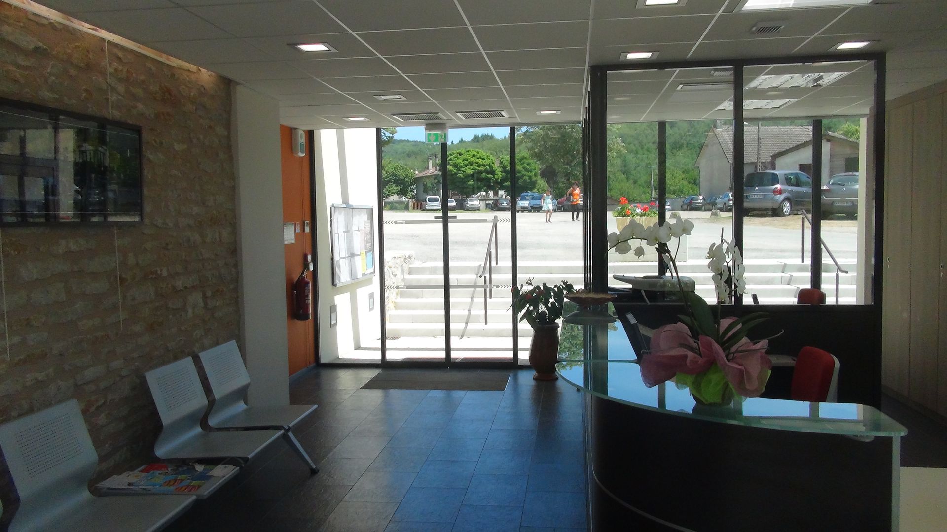 Accueil intérieur de la mairie d'Aynac