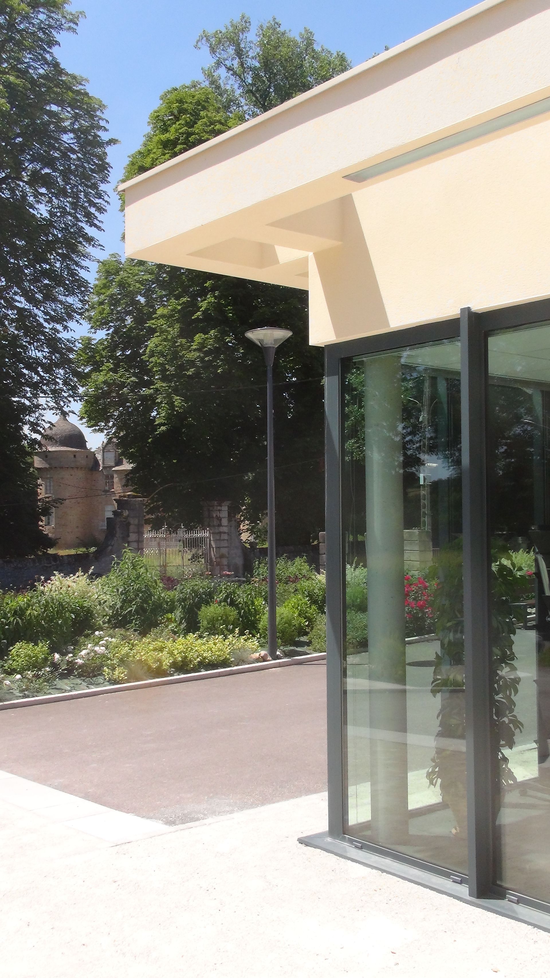 Extérieure de l'extension de la mairie d'Aynac