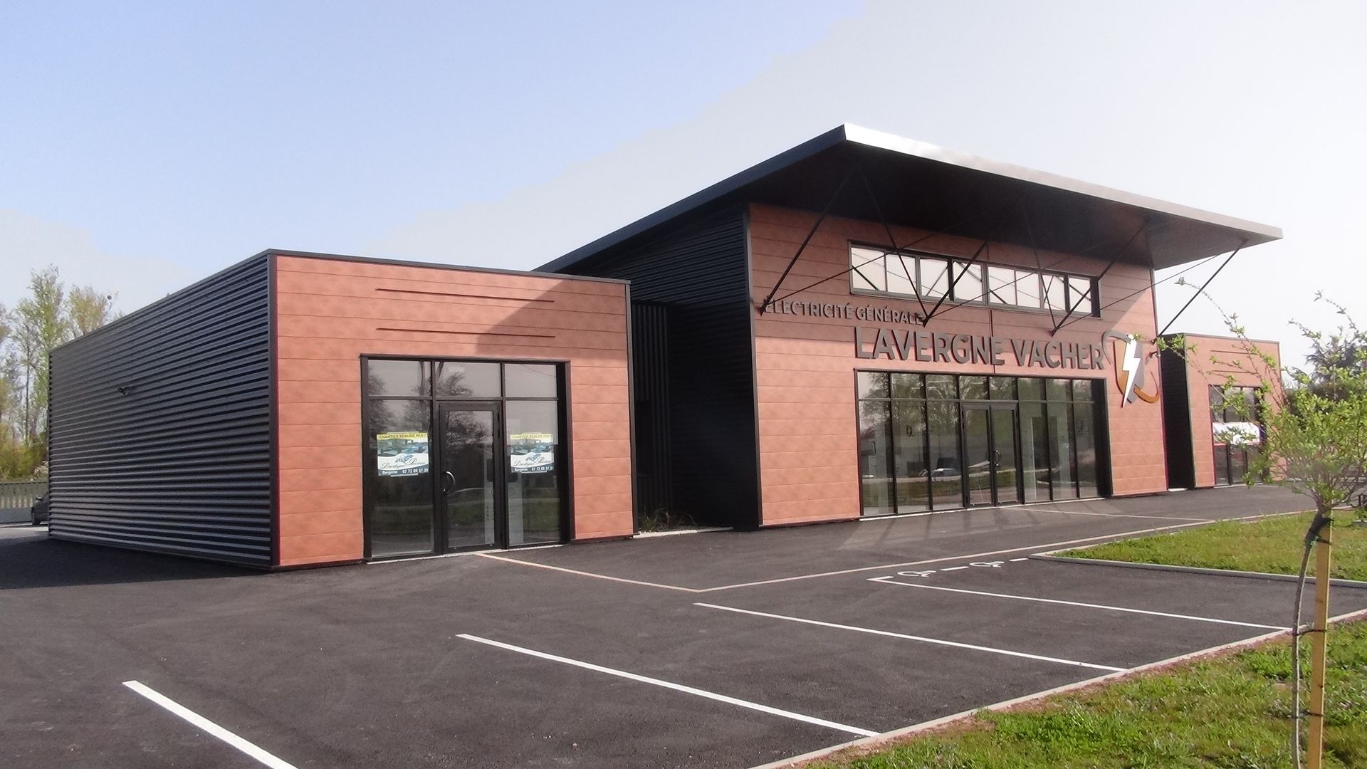 Entreprise Lavergne Vacher Façade sur le côté