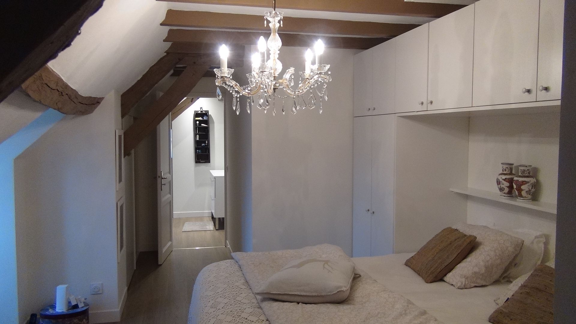 Intérieur maison individuelle - chambre