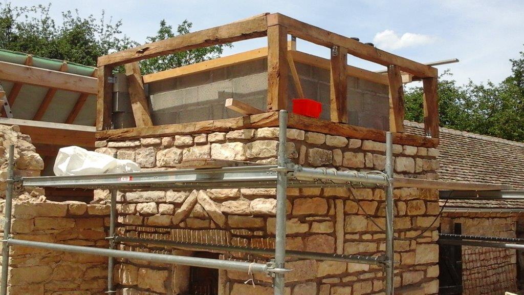 Création charpente pigeonnier Baudrières avant