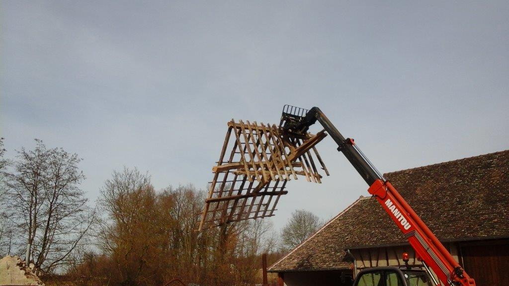 Démontage ancienne charpente Baudrières